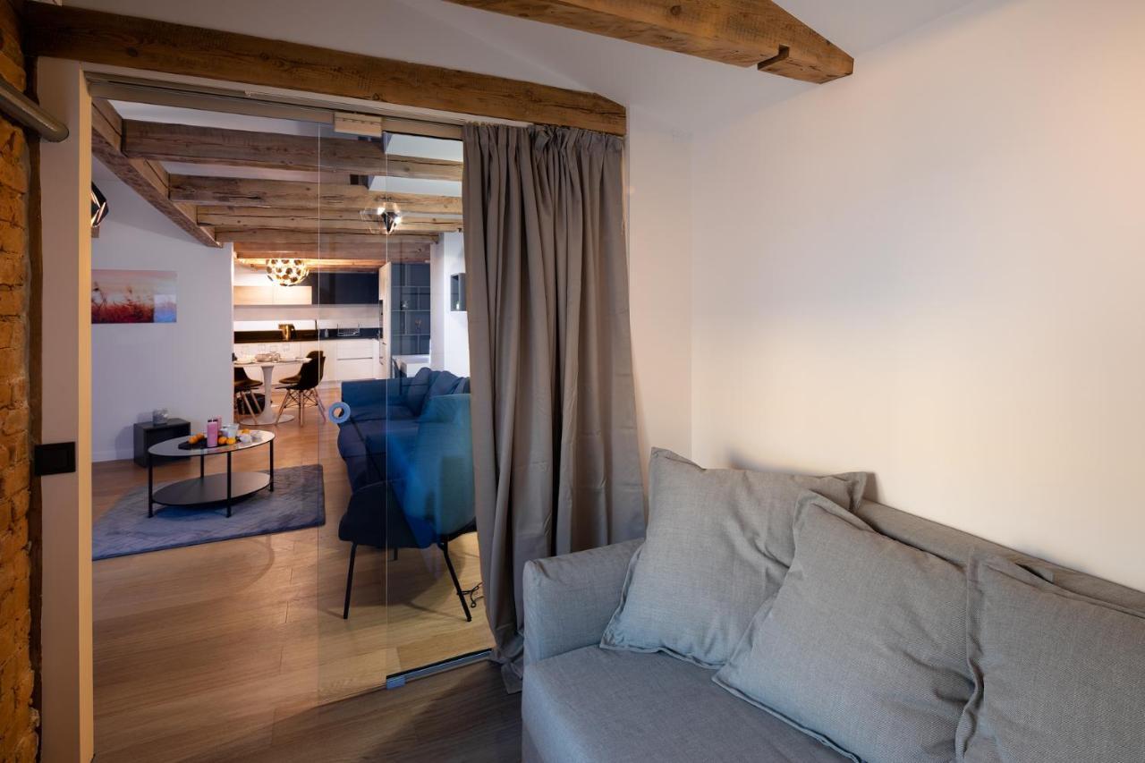 Merkela Loft Apartment Beside Vermanes Park Рига Екстер'єр фото
