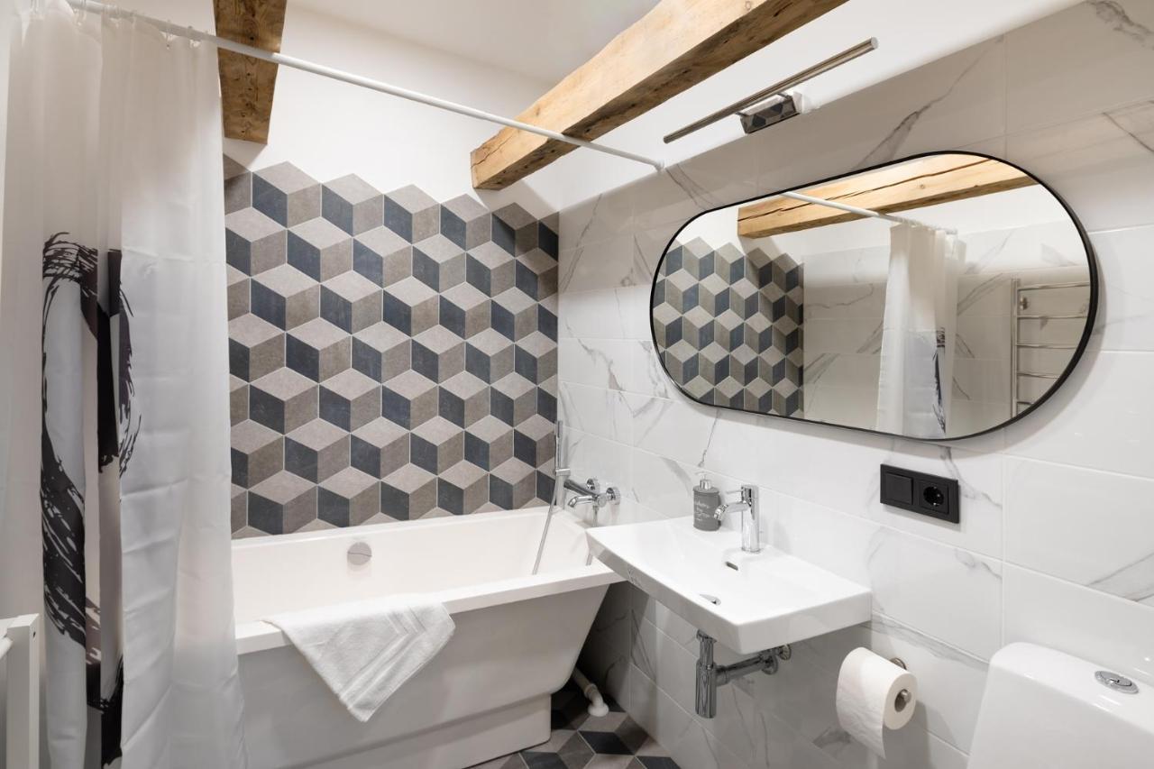 Merkela Loft Apartment Beside Vermanes Park Рига Екстер'єр фото