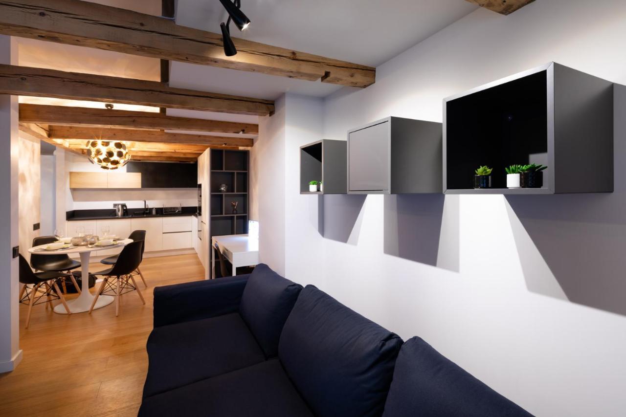 Merkela Loft Apartment Beside Vermanes Park Рига Екстер'єр фото