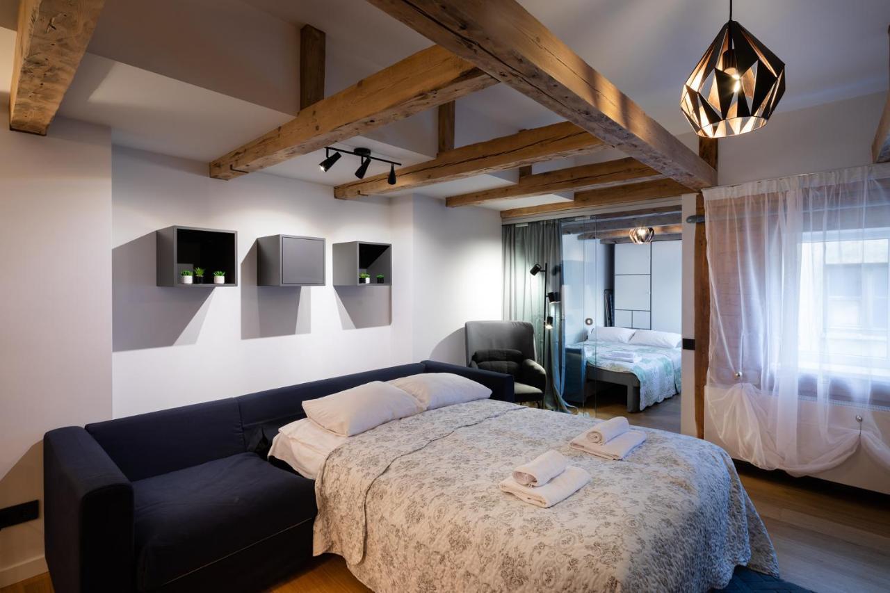 Merkela Loft Apartment Beside Vermanes Park Рига Екстер'єр фото